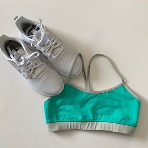 Lululemon Flow Y Bra sz 6